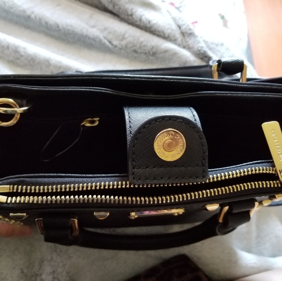 MICHAEL KORS STUDDED CROSS BODY - Picture 2 of 2